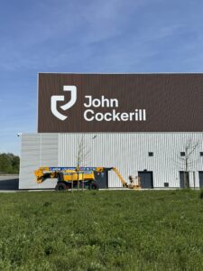 Lettrage xxl pour john cockerill